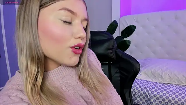 alaia greyy online show from 2, 12, 2025