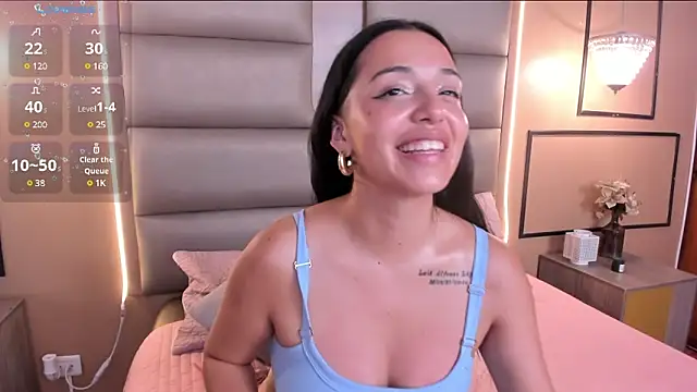 CAYLINCOLLINS online show from 4, 3, 2025