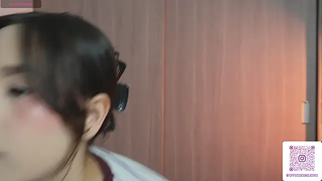 Snapshot of sophi_lii chatting on 22, 4, 2026 sophi lii online show from 22, 4, 2026