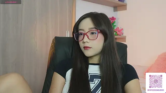 Snapshot of sophi_lii chatting on 27, 4, 2026 sophi lii online show from 27, 4, 2026