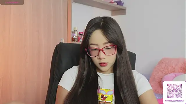 Snapshot of sophi_lii chatting on 6, 5, 2026 sophi lii online show from 6, 5, 2026