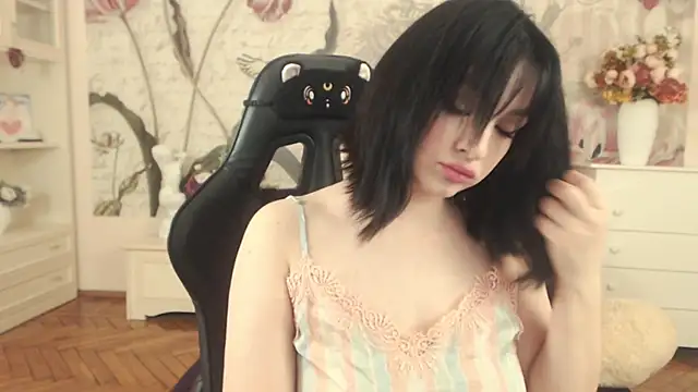 BritneyBarker online show from 5, 3, 2026