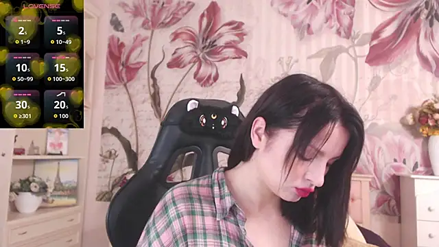 Snapshot of BritneyBarker chatting on 11, 9, 2025 BritneyBarker online show from 11, 9, 2025