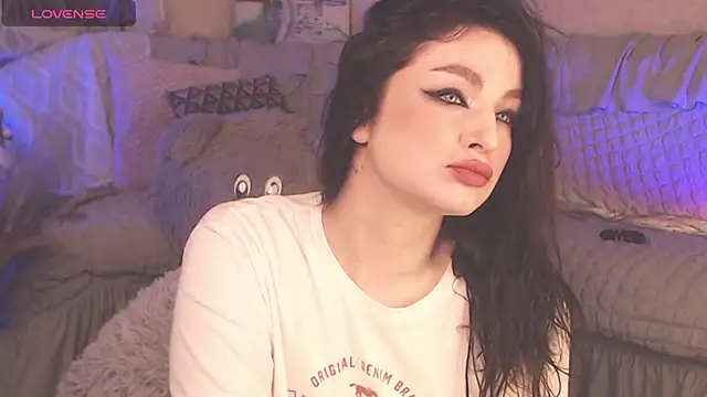 Snapshot of BritneyBarker chatting on 16, 3, 2025 BritneyBarker online show from 16, 3, 2025