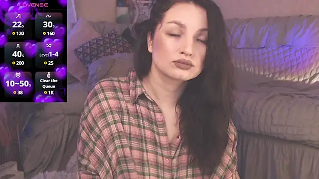 Snapshot of BritneyBarker chatting on 13, 3, 2025 BritneyBarker online show from 13, 3, 2025