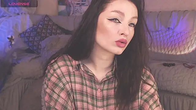 Snapshot of BritneyBarker chatting on 12, 3, 2025 BritneyBarker online show from 12, 3, 2025