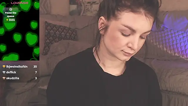 Snapshot of BritneyBarker chatting on 9, 3, 2025 BritneyBarker online show from 9, 3, 2025