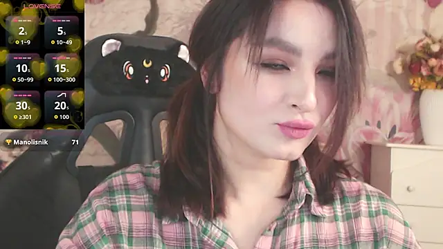 Snapshot of BritneyBarker chatting on 26, 11, 2025 BritneyBarker online show from 26, 11, 2025