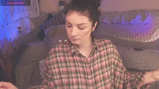 Snapshot of BritneyBarker chatting on 11, 3, 2025 BritneyBarker online show from 11, 3, 2025