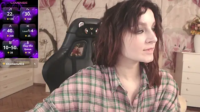 Snapshot of BritneyBarker chatting on 29, 11, 2025 BritneyBarker online show from 29, 11, 2025