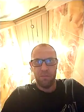 MaxDevilWhite online show from 10, 9, 2025