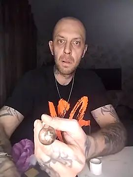 MaxDevilWhite online show from 19, 12, 2025