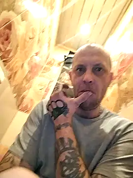 MaxDevilWhite online show from 2, 11, 2025