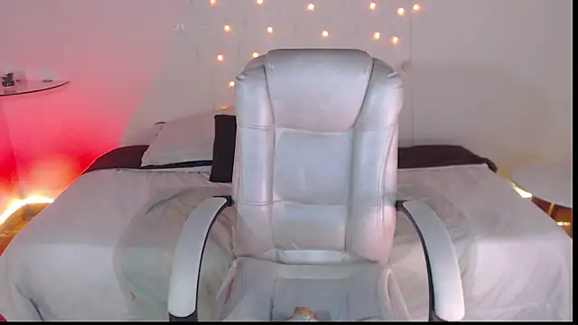 saray  jones online show from 11, 3, 2025