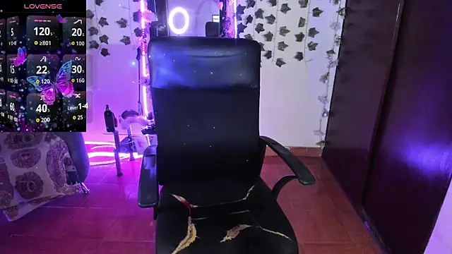 saray  jones online show from 24, 9, 2025