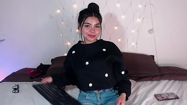 saray  jones online show from 19, 3, 2025