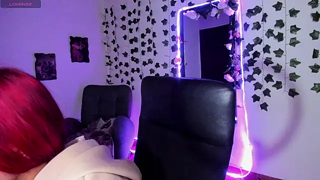 saray  jones online show from 9, 9, 2025