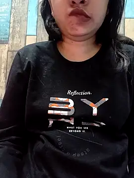 Snapshot of cute_IndianBabe chatting on 18, 12, 2025 cute IndianBabe online show from 18, 12, 2025