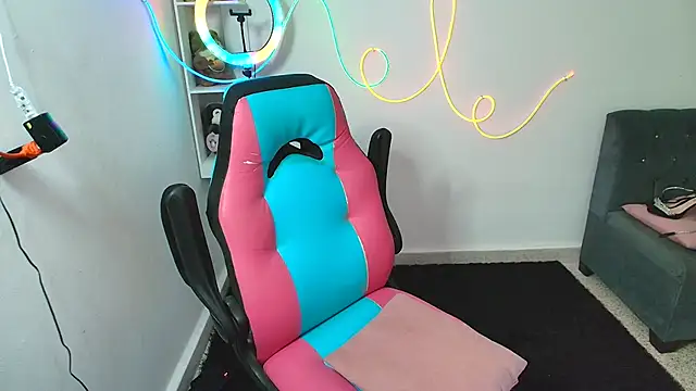 gisell363472 online show from 13, 12, 2025