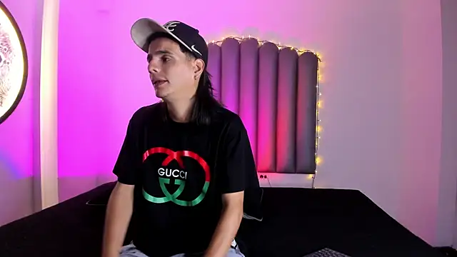 Snapshot of Martshall09 chatting on 11, 11, 2025 Martshall09 online show from 11, 11, 2025