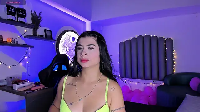 Snapshot of Martshall09 chatting on 2, 12, 2025 Martshall09 online show from 2, 12, 2025