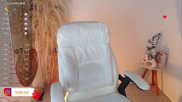 Snapshot of Sofi_BBW chatting on 6, 11, 2025 Sofi BBW online show from 6, 11, 2025