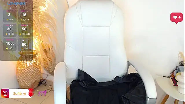 Snapshot of Sofi_BBW chatting on 13, 4, 2026 Sofi BBW online show from 13, 4, 2026