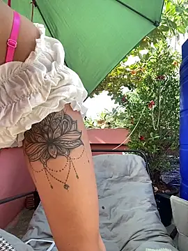 White Lu online show from 14, 2, 2026