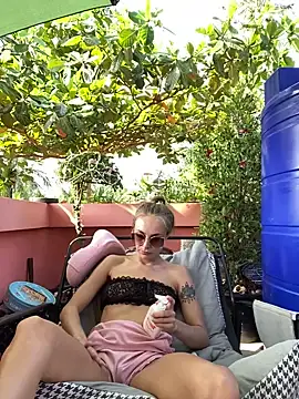 White Lu online show from 24, 2, 2026