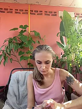 White Lu online show from 19, 4, 2026