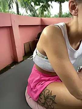 White Lu online show from 28, 9, 2025