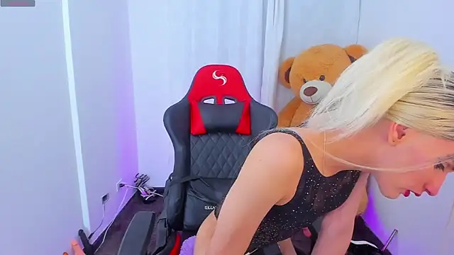 Sexy valgirl online show from 30, 4, 2026