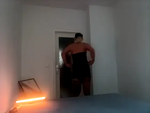 sandrahoeslut online show from 23, 1, 2025