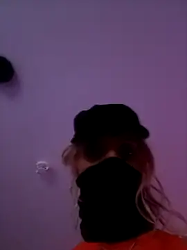 sandrahoeslut online show from 13, 2, 2025