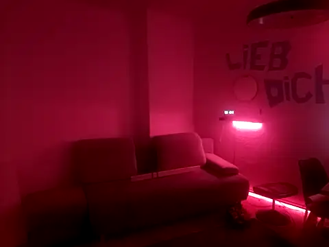 sandrahoeslut online show from 11, 3, 2025