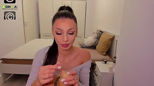 HelenShawn online show from 14, 10, 2025