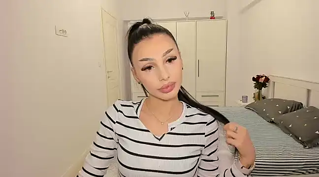 HelenShawn online show from 20, 2, 2025