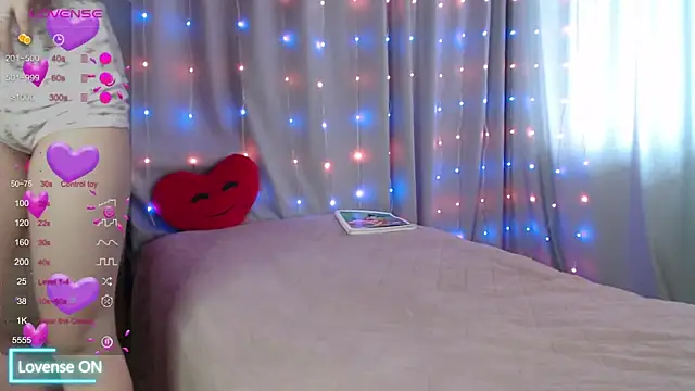 Snapshot of DaddysSluttyGirl2001 chatting on 6, 7, 2026 DaddysSluttyGirl2001 online show from 6, 7, 2026