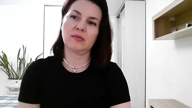 Victoria Glam online show from 3, 10, 2025