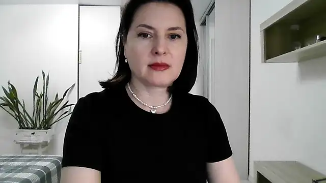 Victoria Glam online show from 19, 9, 2025