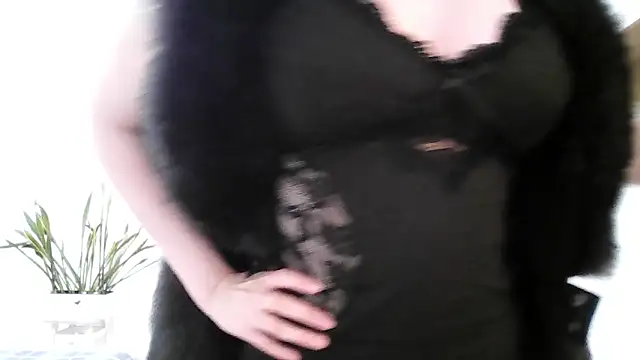 Victoria Glam online show from 23, 9, 2025