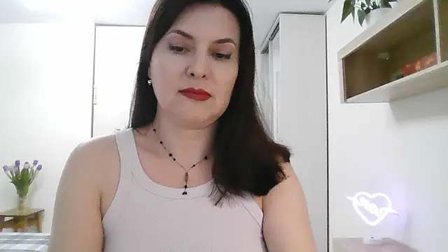 Victoria Glam online show from 9, 3, 2025