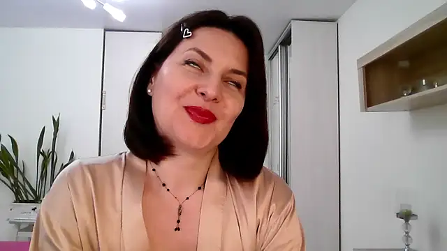 Victoria Glam online show from 6, 4, 2026