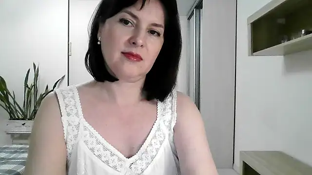 Victoria Glam online show from 13, 9, 2025