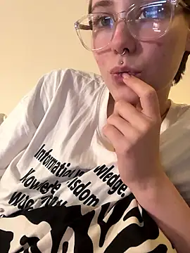 Molli Luv online show from 21, 10, 2025