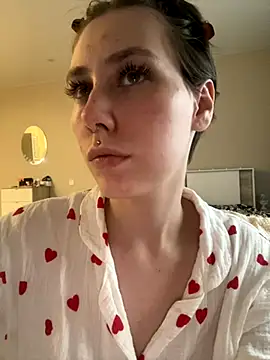 Molli Luv online show from 9, 9, 2025