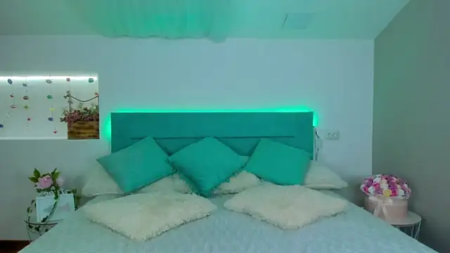 mars elina  online show from 8, 3, 2025