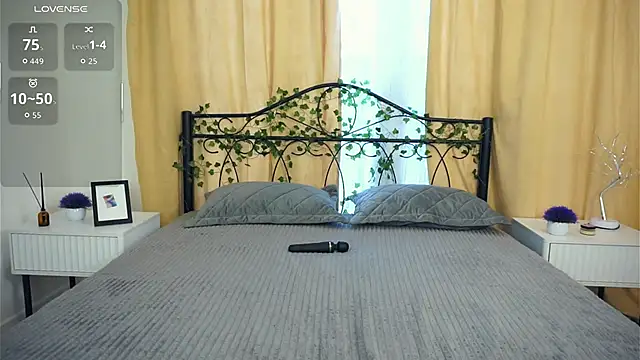 VeronaCritchlow online show from 30, 9, 2025