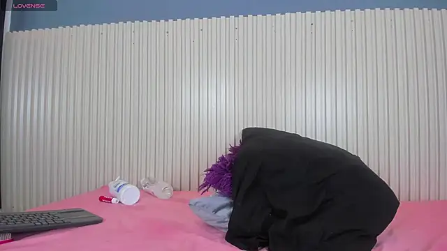 Madeline Cooper08 online show from 8, 2, 2025