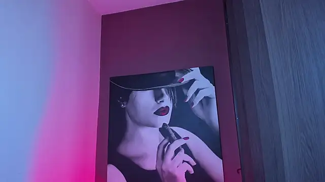 QueenOfHaze online show from 15, 12, 2025